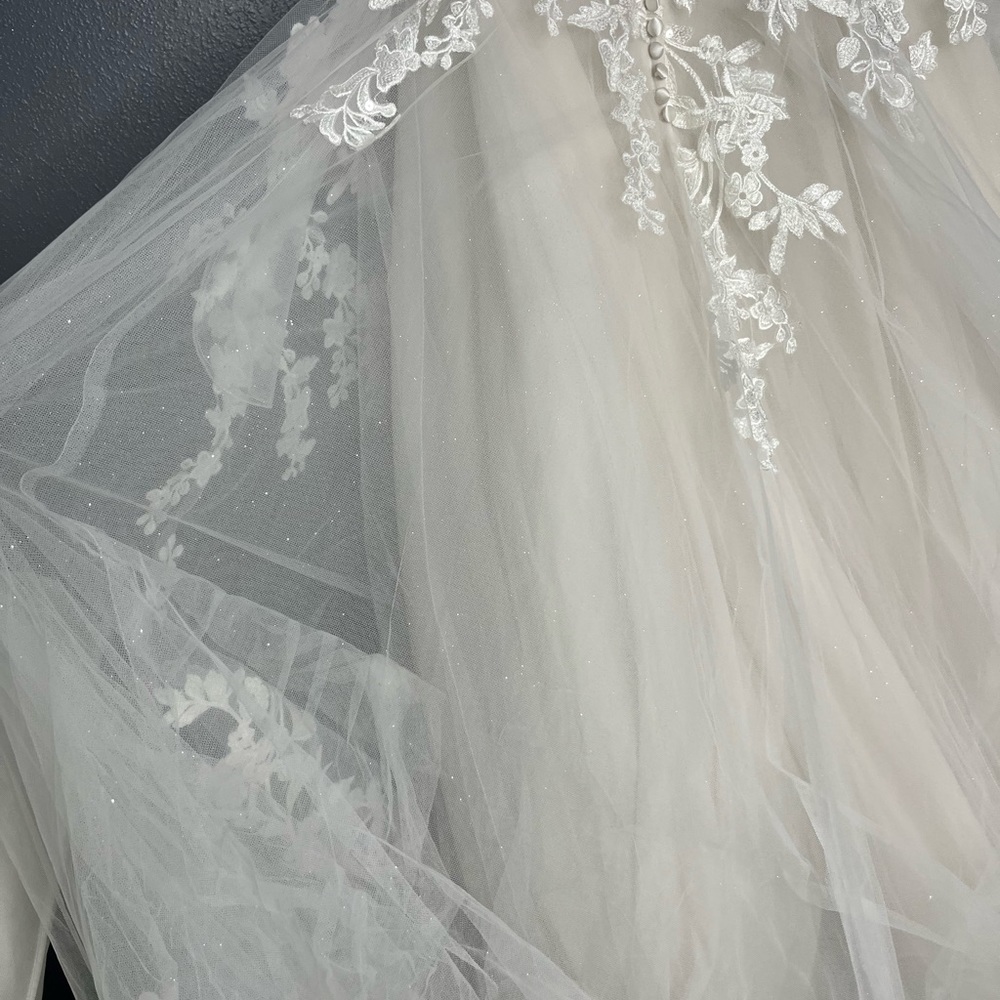 Glitter, tulle, strapless ball gown - Picture 9 of 14